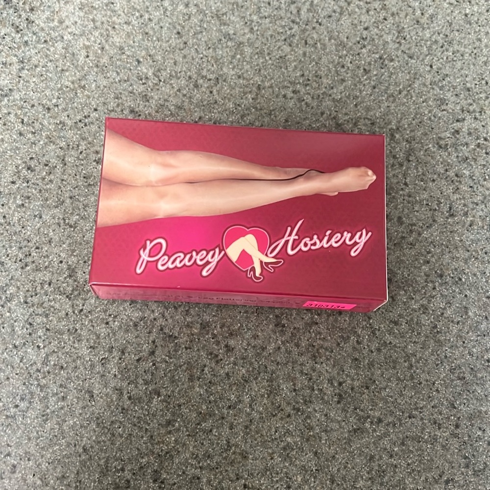 hooters panty hose